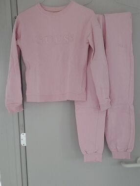 GUESS Light Pink Sweatshirt & Joggers